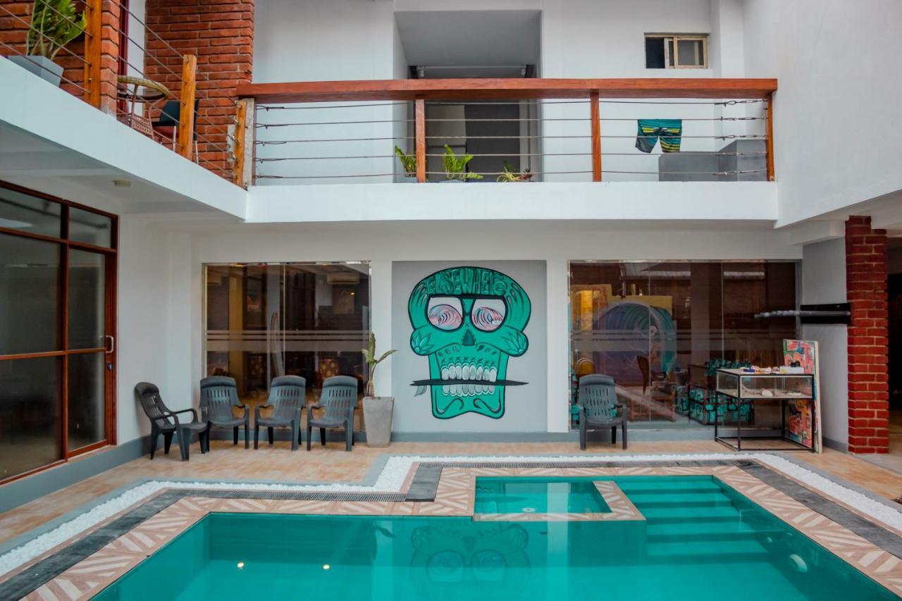 A Pousada Surf & Party Weligama Exterior foto