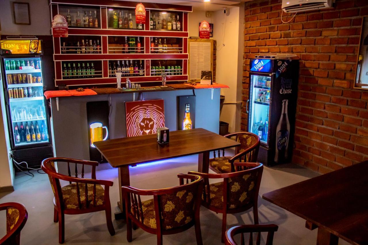 A Pousada Surf & Party Weligama Exterior foto
