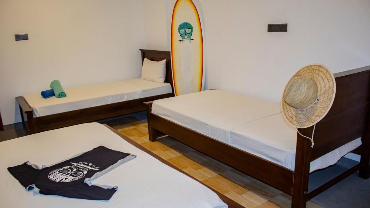 A Pousada Surf & Party Weligama Exterior foto